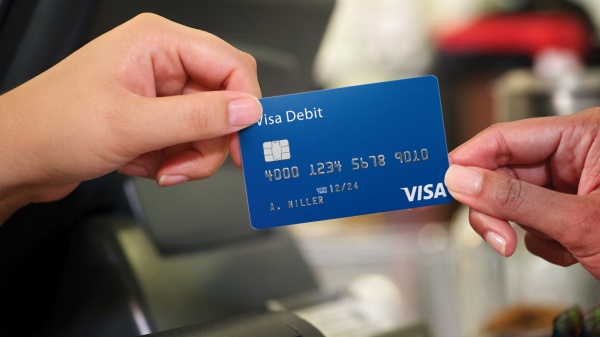 VISA Debit và VISA Credit 