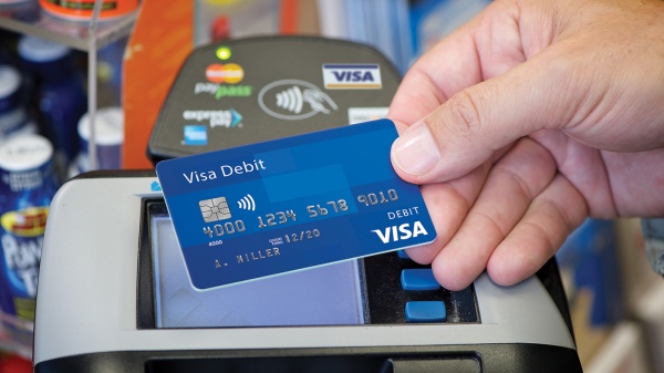 thẻ VISA Debit là gì
