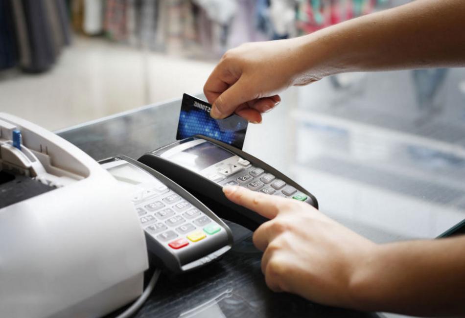 Lách lãi suất khi rút tiền thẻ tín dụng