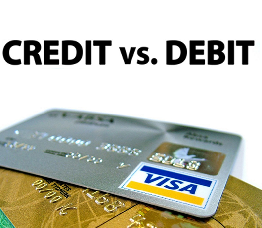 thẻ tín dụng khác gì thẻ ghi nợ
