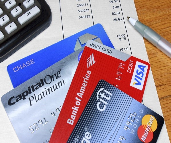 9 loại phí thẻ tín dụng bạn nên biết
