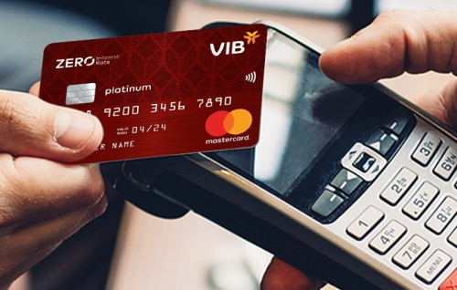 Sử dụng thẻ có thời hạn miễn lãi dài giúp chủ thẻ xóa bỏ nỗi lo trả lãi thẻ tín dụng.